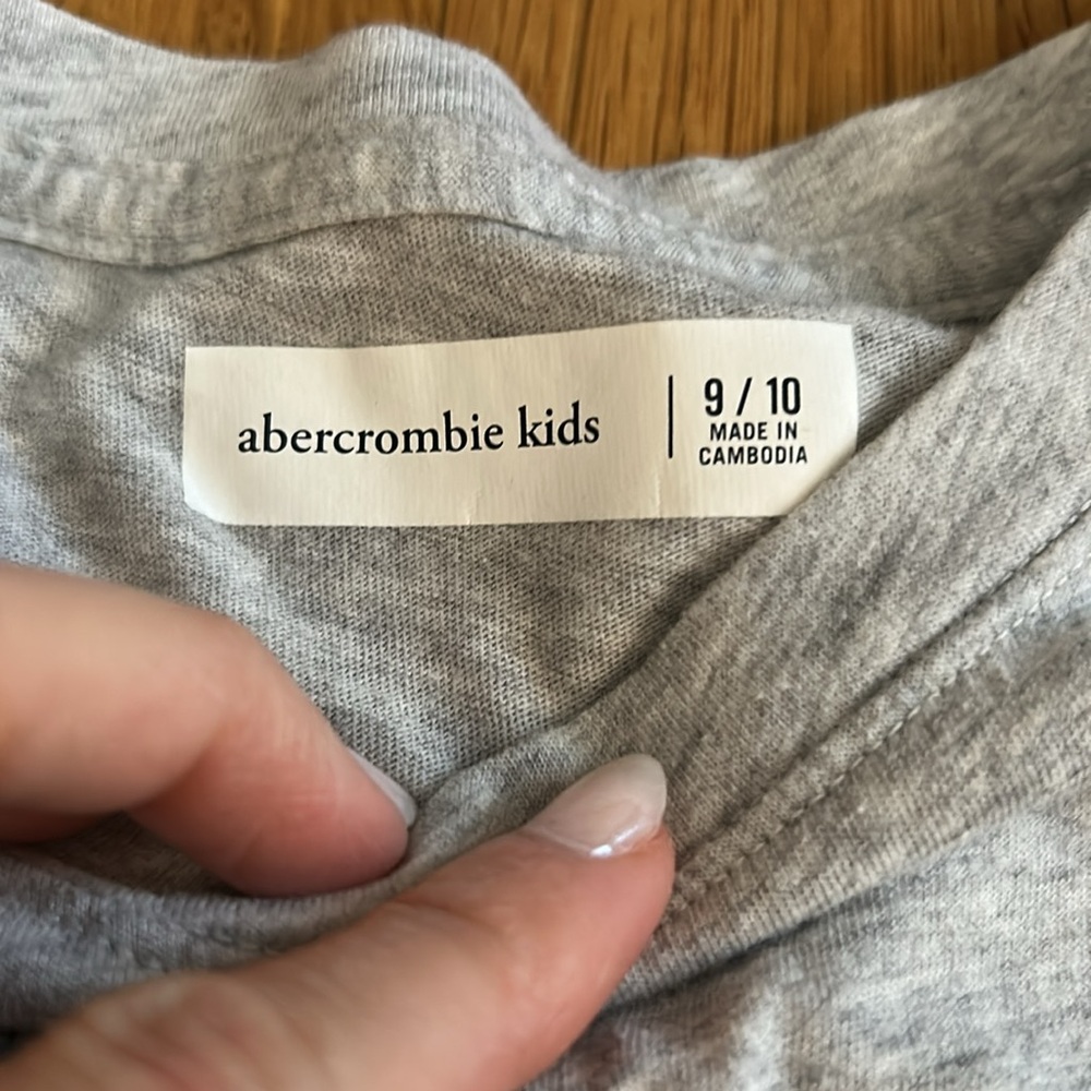 abercrombie kids Gray Chicago Skyline Short Sleeve Tee - Picture 2 of 2